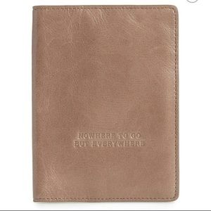 ✨NWT✨ HOBO Quest passport wallet